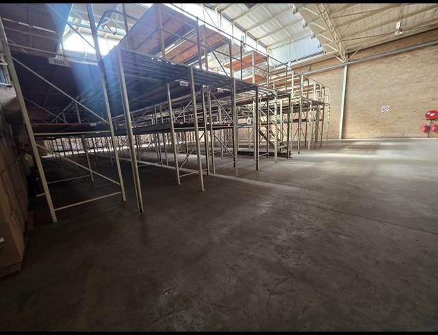 949M² WAREHOUSE TO LET IN CROWN
